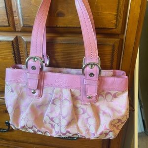 Adorable pink Coach shoulder bag